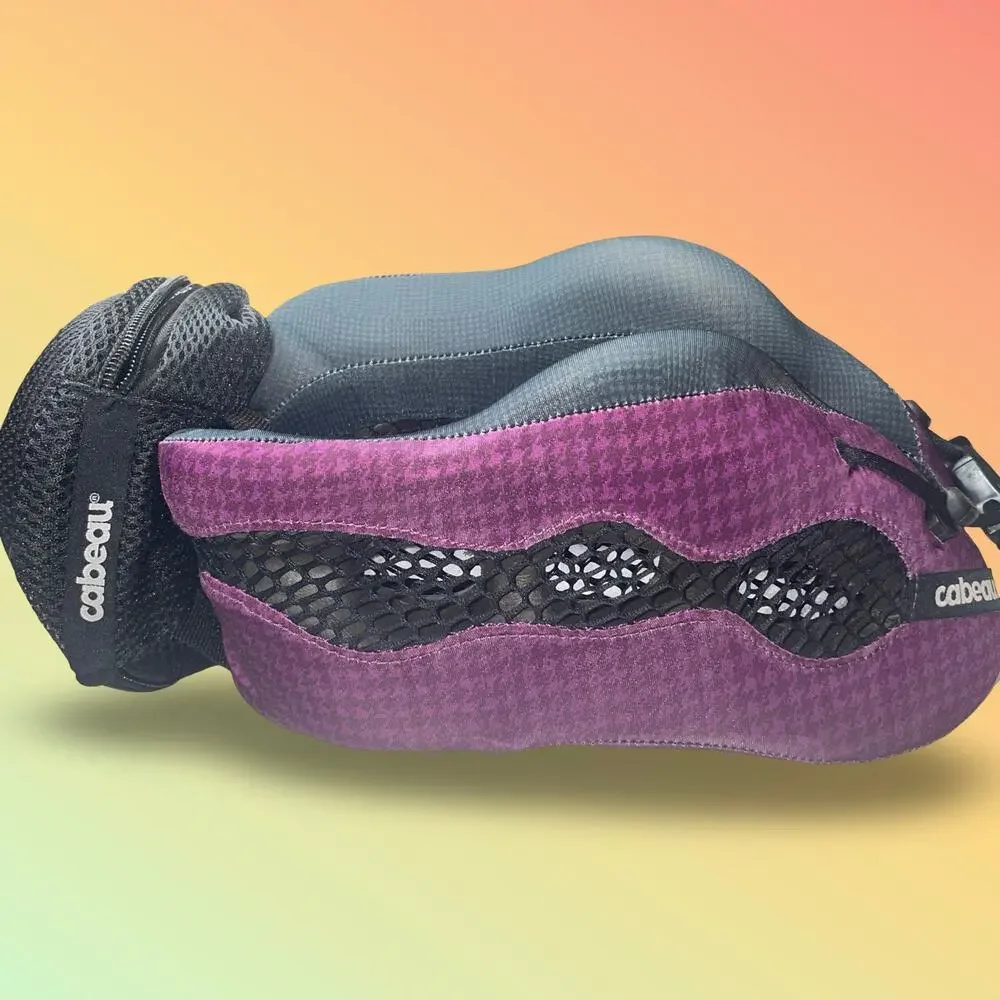 Cabeau Evolution Cool Travel Neck Pillow Purple Houndstooth Case Headphones